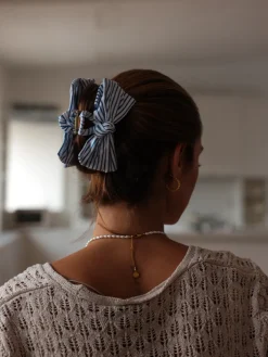 Sweet Bow Navy-striped Haarklammer