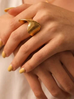 Twisted Beauty Ring