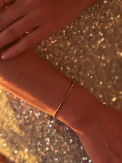 Urban Oval Sleek ARMBAND