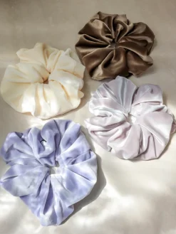 Velvet Dream Off-white Scrunchie