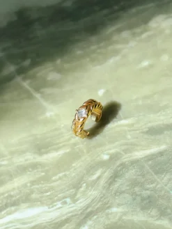 Vintage Twist Earcuff