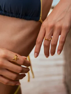 Wave Shaped Ring