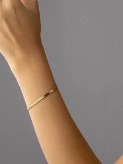 Wide Sleek Armband